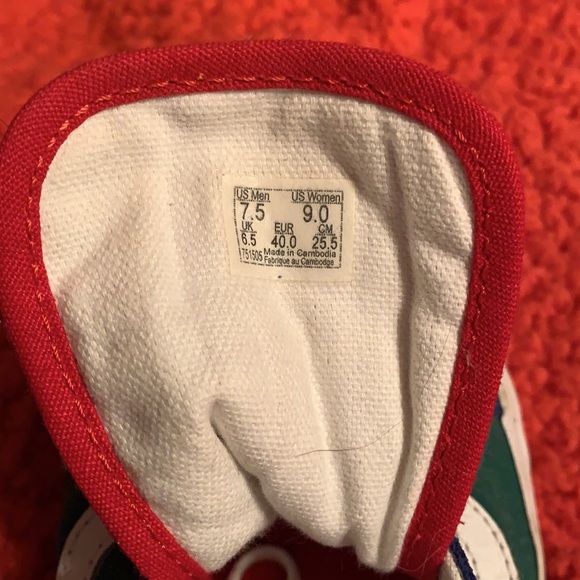Brand new vans - Picture 2 of 3